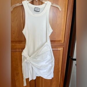 Runaway The Label -RNWY- Winnie Shirt Dress in white. Size SMALL